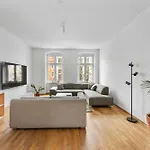 Stylish 120sqm In Berlin-mitte Berlin