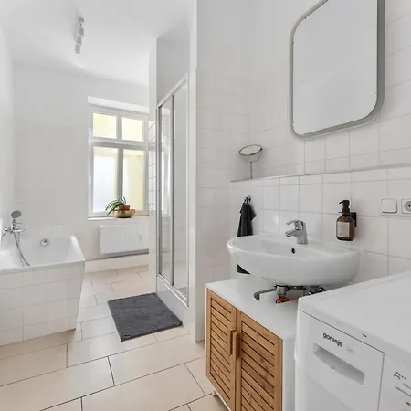 Stylish 120sqm In Berlin-mitte Appartement *