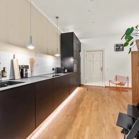 Stylish 120sqm In Berlin-mitte Apartament Berlin